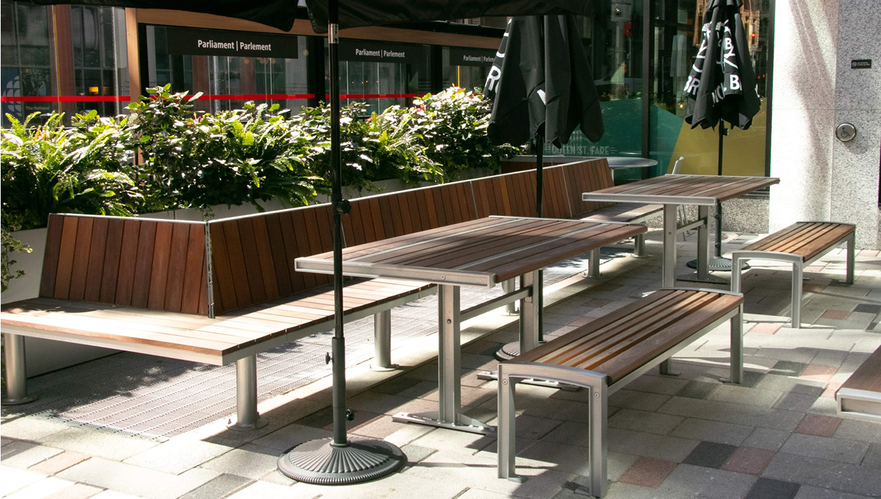 720 Table and Benches - Maglin